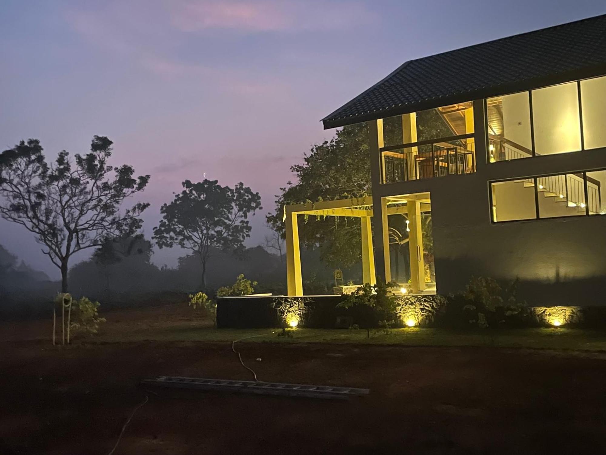 The Villa Lakeshore Anuradhapura Esterno foto