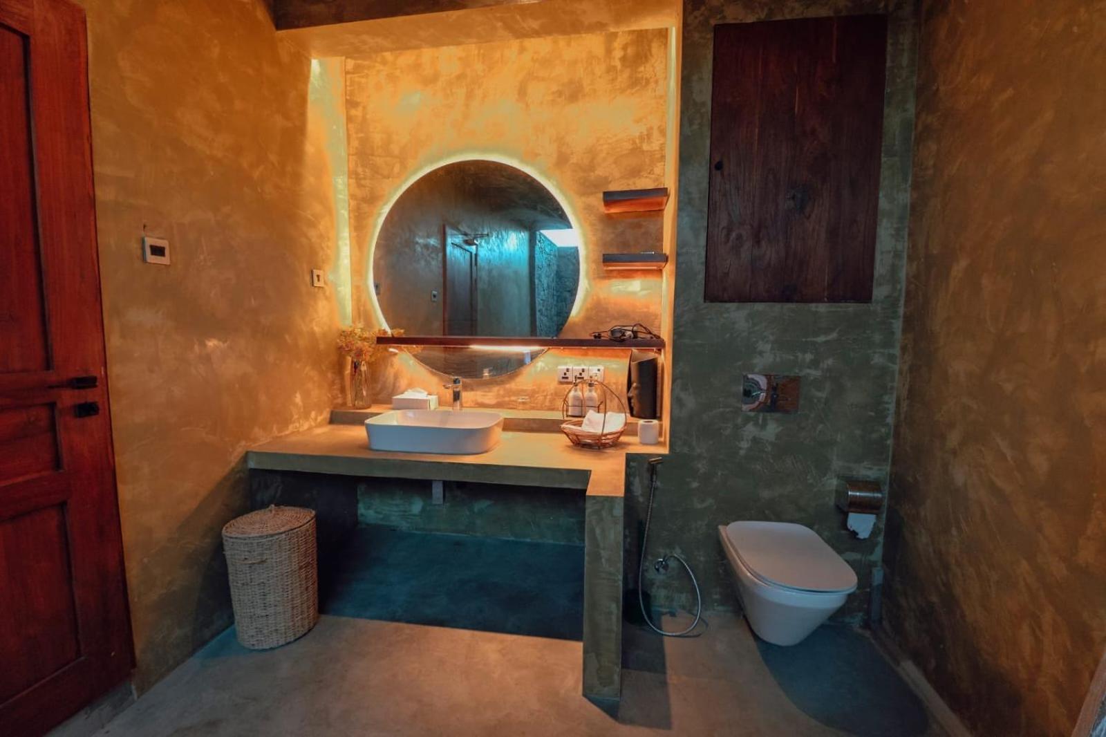 The Villa Lakeshore Anuradhapura Esterno foto